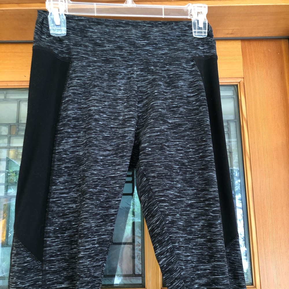 Black and grey Balance leggings